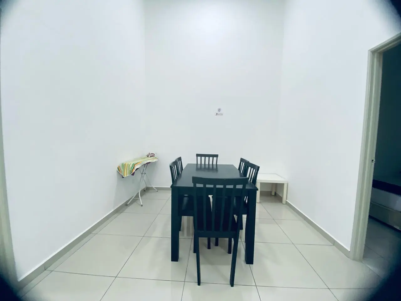 ruang makan keluarga homestay kotasas type i